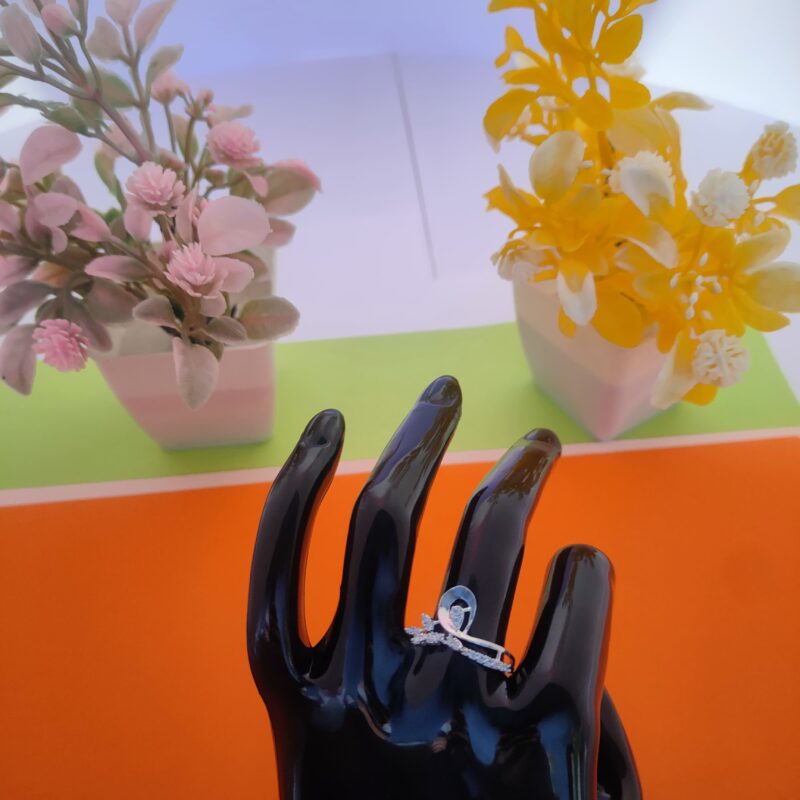 delicate leaf accent silver ring