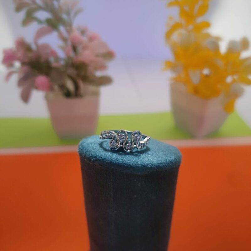 teardrop design sterling silver ring