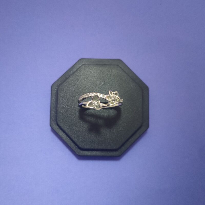 Floral twist 925 silver ring with cubic zirconia