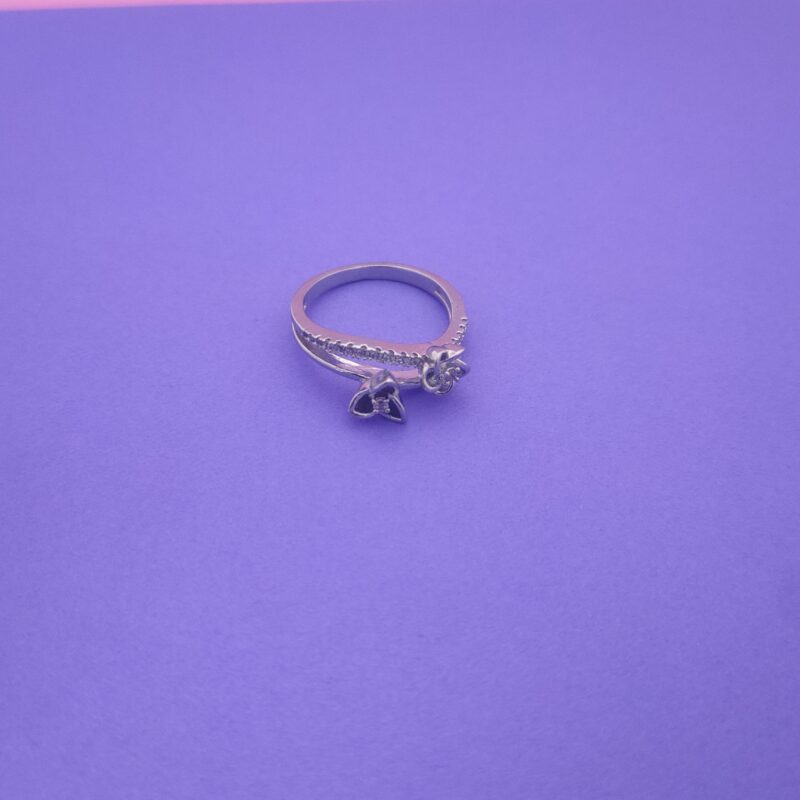Elegant abstract floral silver ring design
