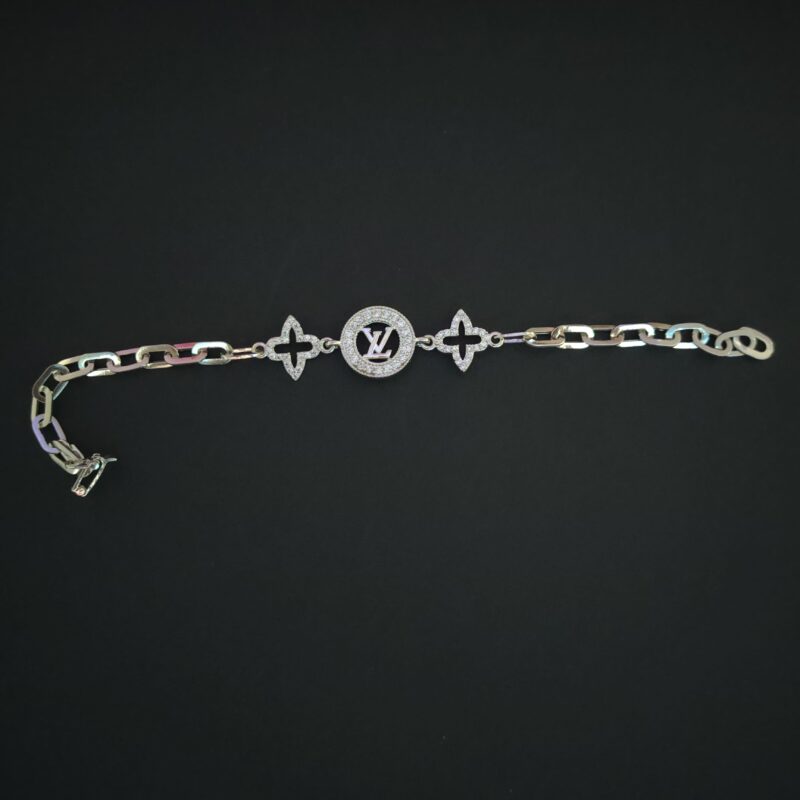 Modern sterling silver bracelet for daily wear